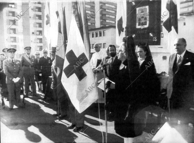 El acto Fue Presidido por el teniente general don Ricardo Arozarena,...