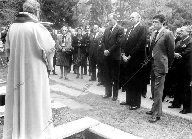 Exhumación en Lausana de los restos de Victoria Eugenia, para su traslado a...