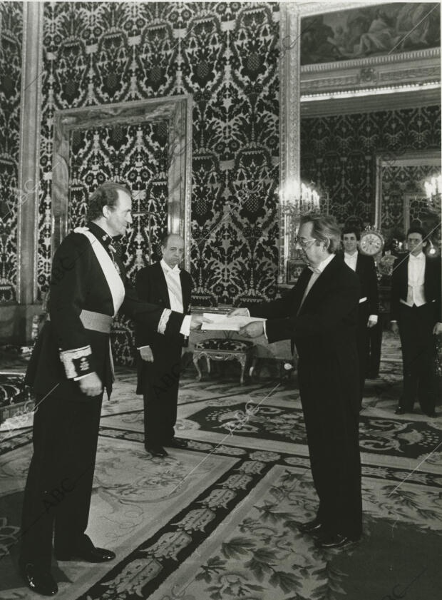 Ceremonia en el Palacio Real, de presentación de las cartas credencial de Samuel...