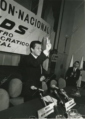 Una imagen de Adolfo Suárez en un acto del Centro Democrático y Social