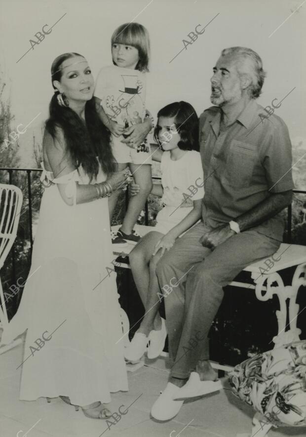 Sara Montiel, Pepe Tous y sus hijos en Palma de Mallorca