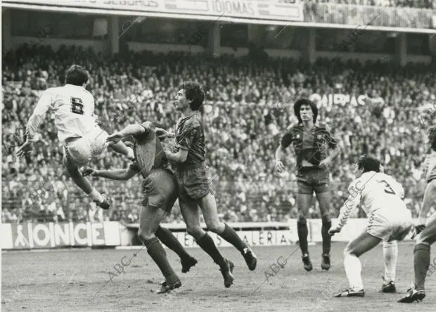 Real Madrid 0 Barcelona 0En la imagen: Gordillo, Moratalla, Carrasco y Camacho