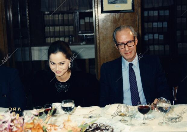 En la Imagen, ambos durante el banquete en la casa de Abc