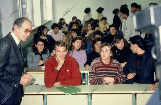 Su Alteza Real el Príncipe de Asturias empezó sus estudios de Derecho en la...