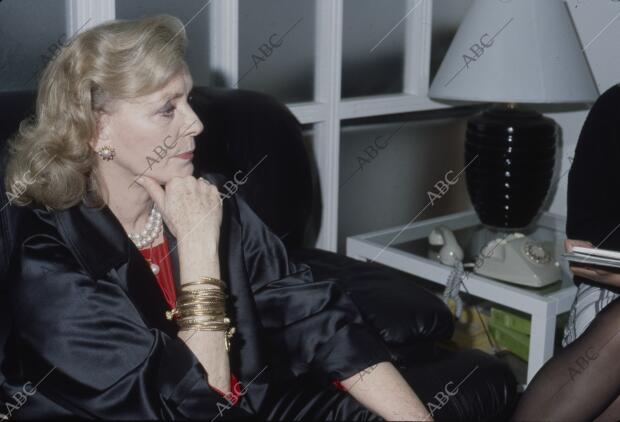 La actriz Lauren Bacall en Madrid para grabar un programa de televisión con...