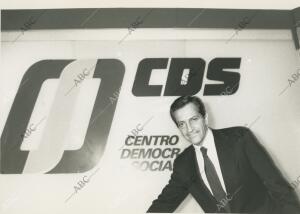 Adolfo Suárez, de Centro Democrático y Social, tras las elecciones Generales de...