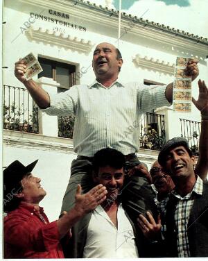 BLANCO Y NEGRO MADRID 05-11-1989 página 39