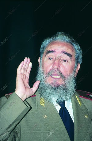 Fidel Castro durante una rueda de prensa