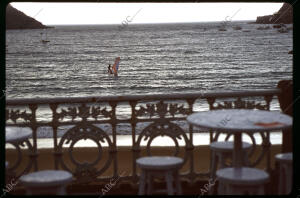 Terraza en la Playa de la Concha con vistas al mar