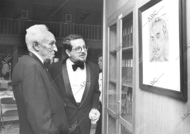 Santiago Castelo con el Premio Nobel, Severo Ochoa, en la cena homenaje a Camilo...