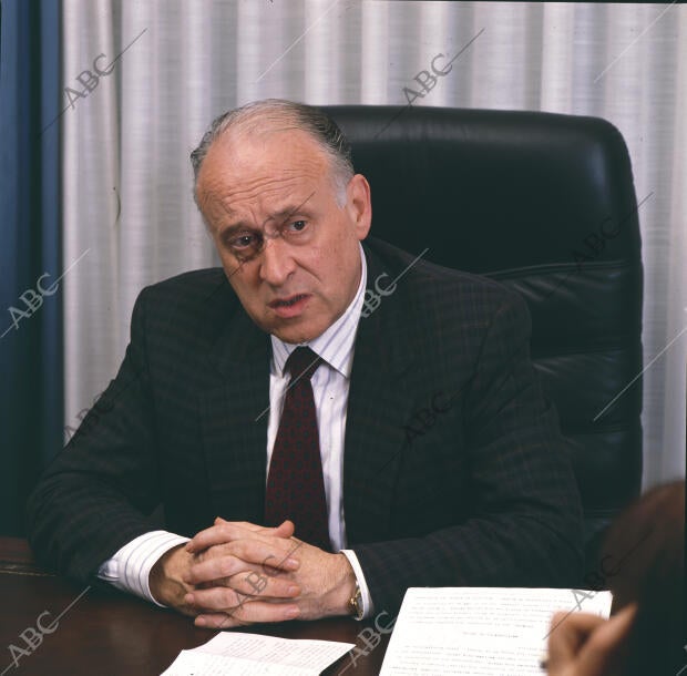 Entrevista a Xabier Arzallus en su despacho en la sede del PNV