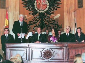 Guillermo Luca de tena durante su discurso