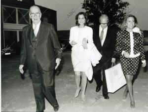 Camilo José Cela celebra su 75 cumpleaños: en la imagen, Isabel Preysler y...