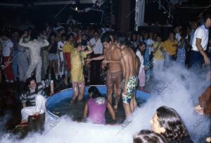 Fiesta en la discoteca Pachá