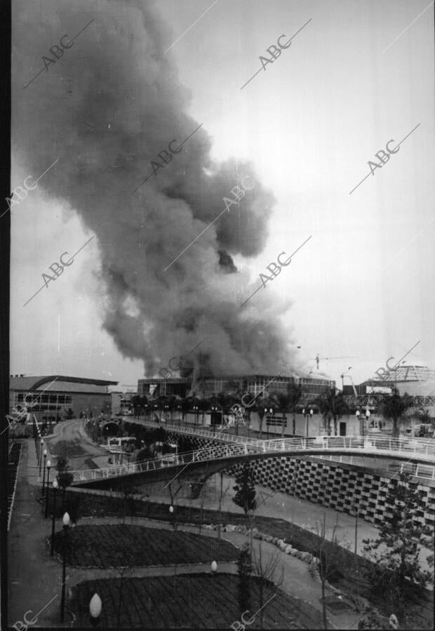 Fuego producido en el Pabellón de los Descubrimientos