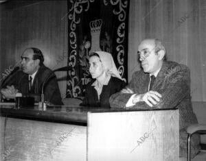 La Religiosa Teresiana, madre Teresa López, Hablando en Torrijos (Toledo) sobre...