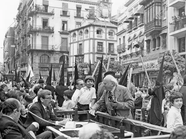 El fotógrafo Luis Arenas en la Semana Santa sevillana