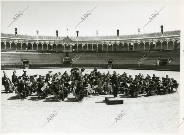 Concurso de pasodobles en la Maestranza. banda de la Guardia Real