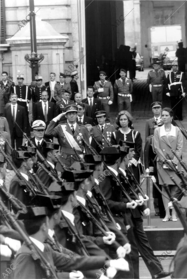 Desfile del día de las Fuerzas Armadas de 1992, en Madrid, Presidido por sus...