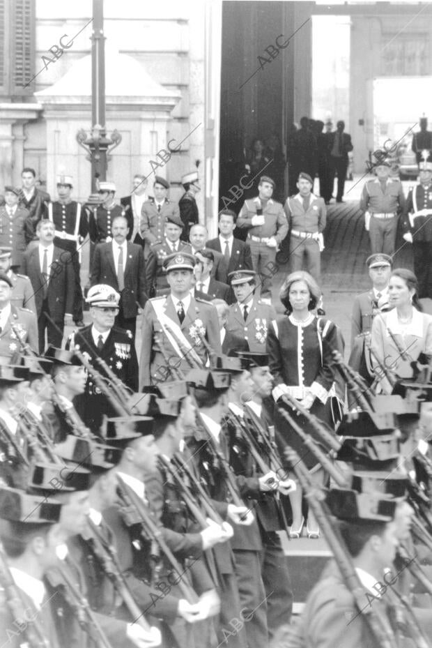 Los Reyes presidieron el Dia de las Fuerzas Armadas