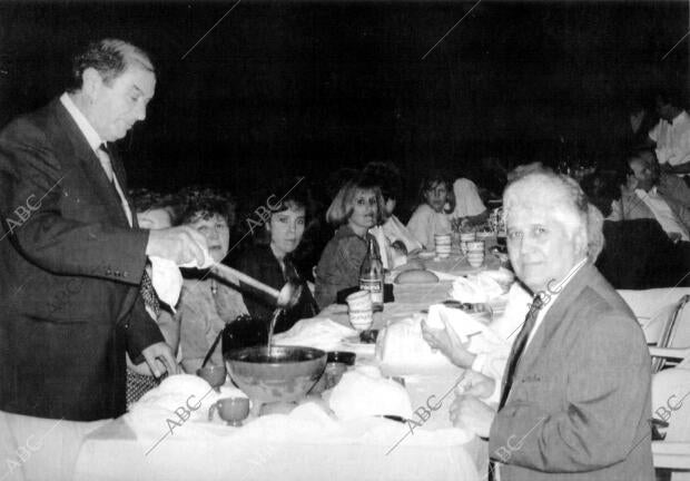 Cena A beneficio de la cruz Roja