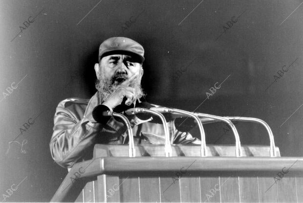 Fidel Castro durante la apertura de la Ii cumbre Iberoamericana que Empieza hoy...