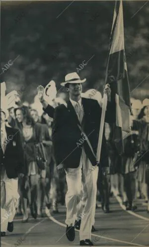 En la imagen, Su Alteza Real, el Príncipe de Asturias, abanderado del equipo...