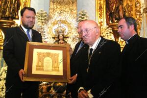 Medalla de la ciudad A la Hdad de la Pura y limpia del Postigo