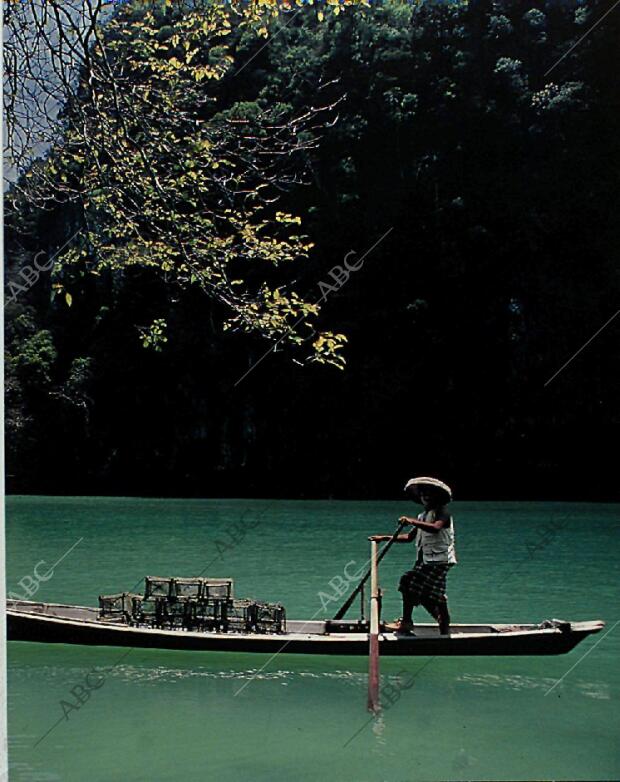 BLANCO Y NEGRO MADRID 18-04-1993 página 61