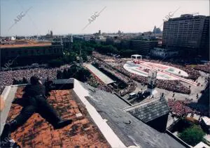 El Papa Juan Pablo II consagró la Catedral de La Almudena