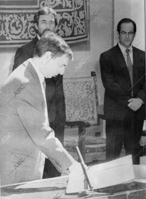 Con la asistencia del ministro de Justicia, Juan Alberto Belloch (en la imagen,...