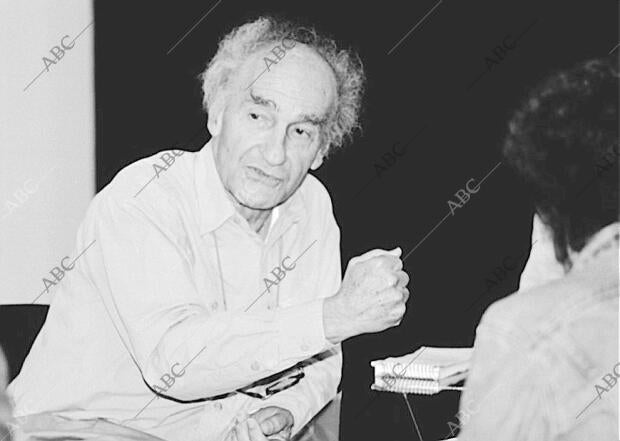 Exposicion de chillida en barcelona. foto jordi romeu