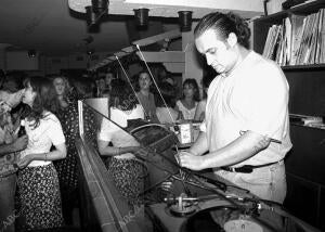 Marcha nocturna en una discoteca en Playa de San Juan