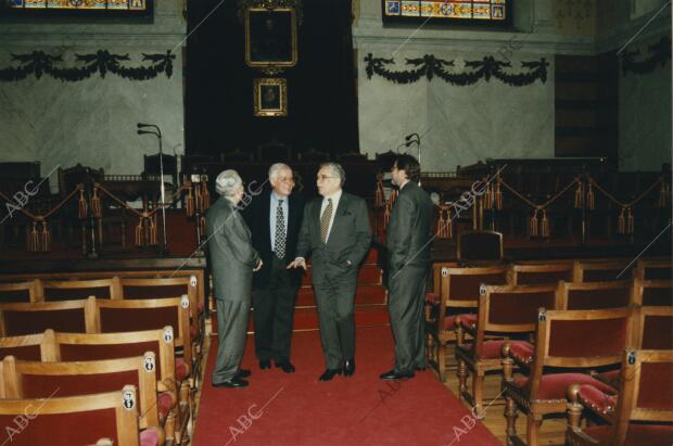 Gabriel García Márquez visita la Real Academia Española