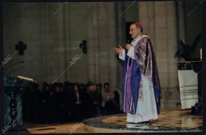 Rouco Varela celebra ante cientos de fieles su primera misa como Cardenal en la...