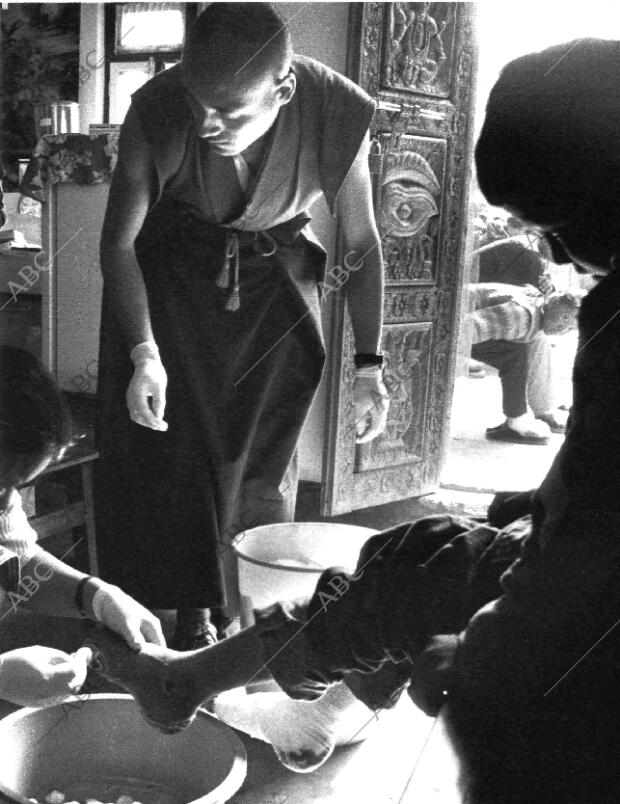 BLANCO Y NEGRO MADRID 22-03-1998 página 27
