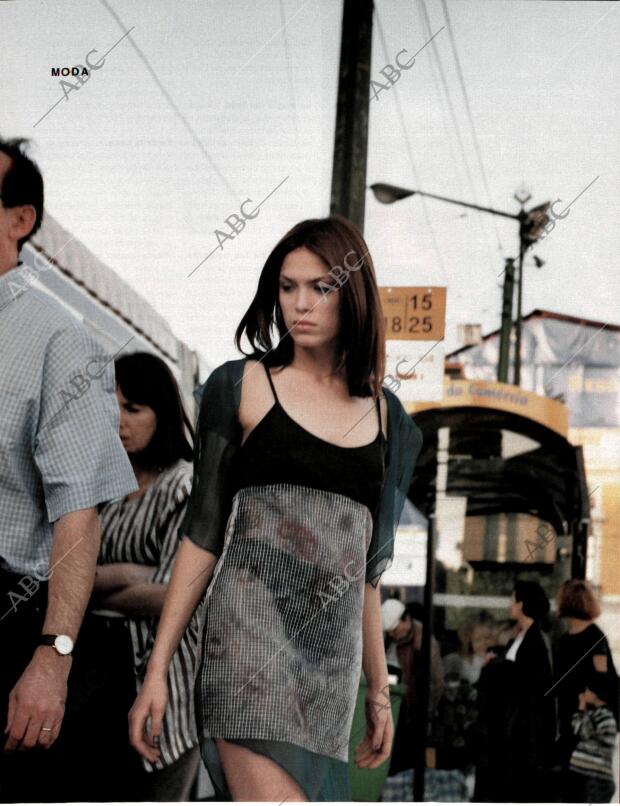 BLANCO Y NEGRO MADRID 10-05-1998 página 76