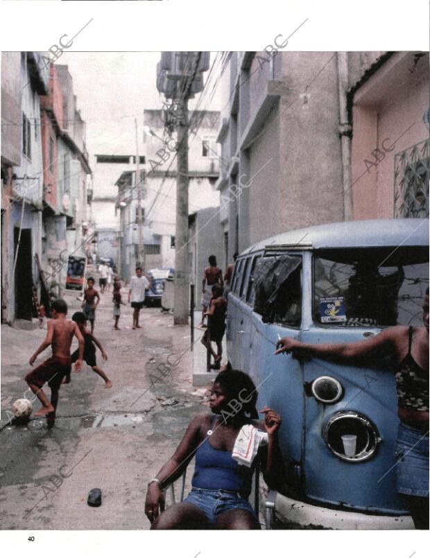 BLANCO Y NEGRO MADRID 21-06-1998 página 40