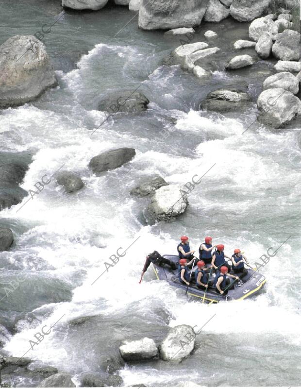 BLANCO Y NEGRO MADRID 26-07-1998 página 28