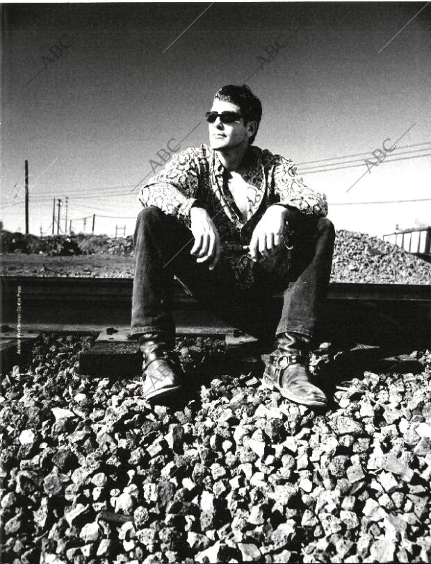 BLANCO Y NEGRO MADRID 08-11-1998 página 63