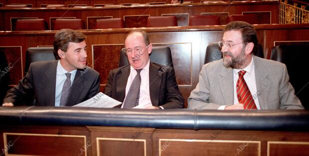 Rajoy, rato y Acebes Conversanen el Congreso