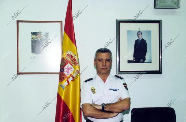 José Luis Pérez Carrión, recientemente nombrado comisario del Cuerpo de Policía...