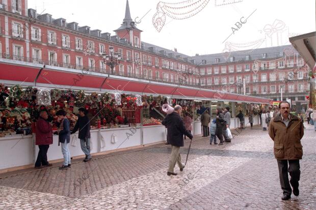 Puestos navideños en la Plaza Mayor de Madrid