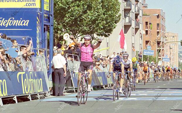 foto F.blanco vuelta ciclista A España