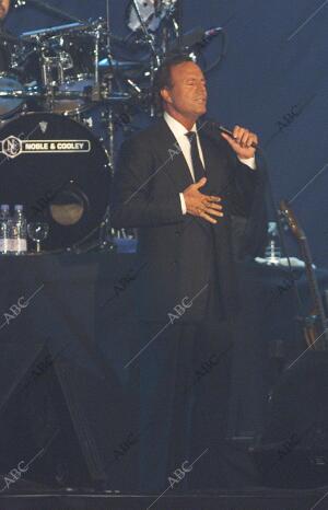 concierto de Julio Iglesias; .- .Foto Ernesto Agudo.Archdc