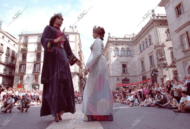 Gigantes y cabezudos en las Fiestas de la Merced