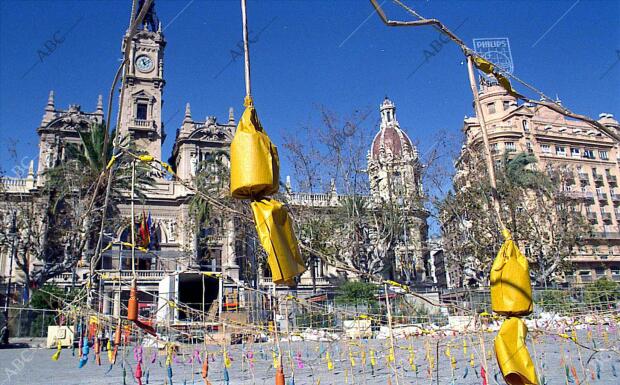 La festividad del 9 de octubre, mezcla de pólvora, tradición y arte medieval