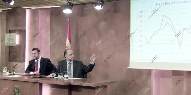 Consejo de Ministros Presidido por Mariano Rajoy y Cristóbal Montoro, en que se...