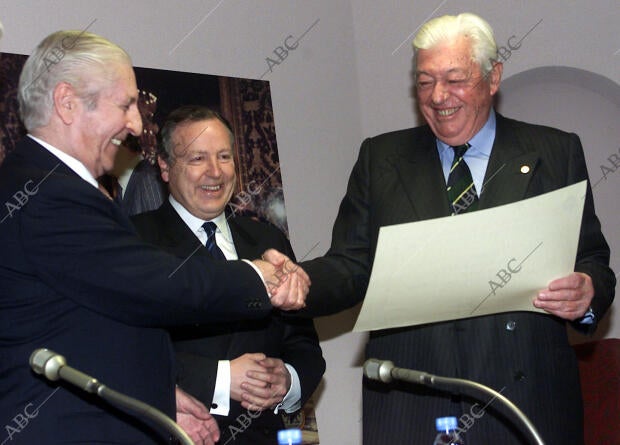 Entrega del I Premio "la Fabula Literaria Vicente Zabala" al diario Abc y A su...