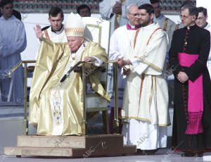 Misa de canonización presidida por Su Santidad el Papa Juan Pablo II, celebrada...